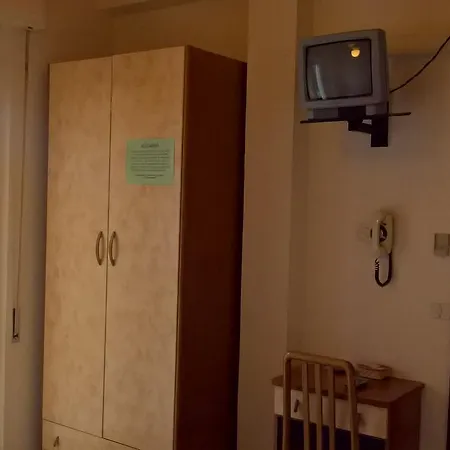 Hotel Jolanda *